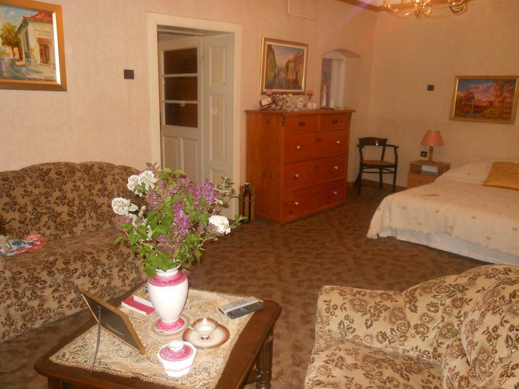 Bed and Breakfast Fónagy és Walter Vendég- és Borház Vác Habitación foto
