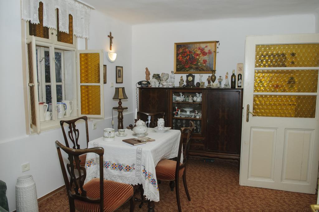 Bed and Breakfast Fónagy és Walter Vendég- és Borház Vác Exterior foto